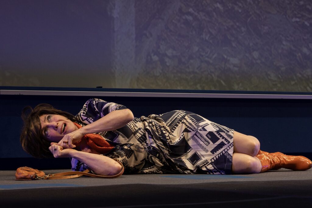 Maria Amelia Monti e “Strappo alla regola”: quando dal grande schermo si fugge… verso il teatro