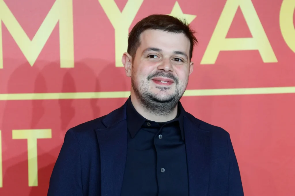 Francesco Russo racconta Pierpaolo in Call My Agent Italia 3: “Ho imparato nelle difficoltà a essere un po’ più leggero.”