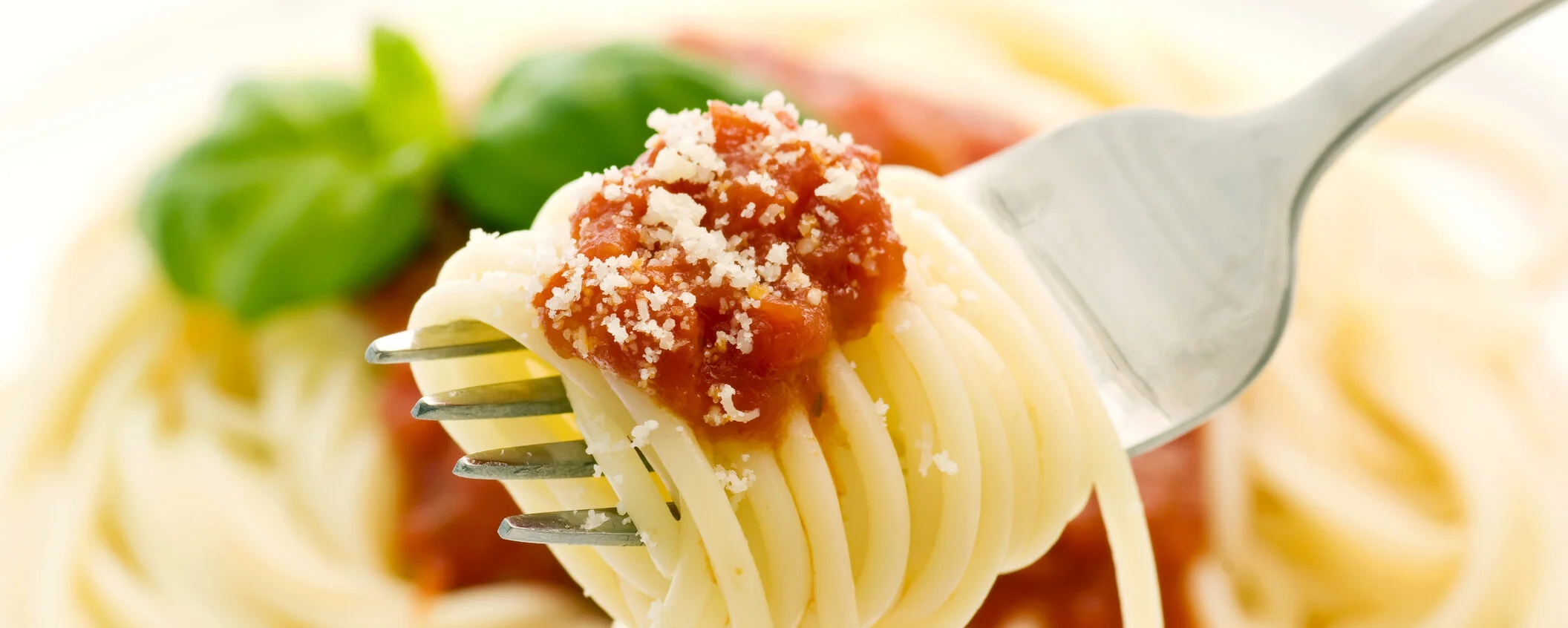 La cucina italiana corre verso l’UNESCO: la riscossa degli artigiani in cucina contro Michelin, delivery e falsi italiani