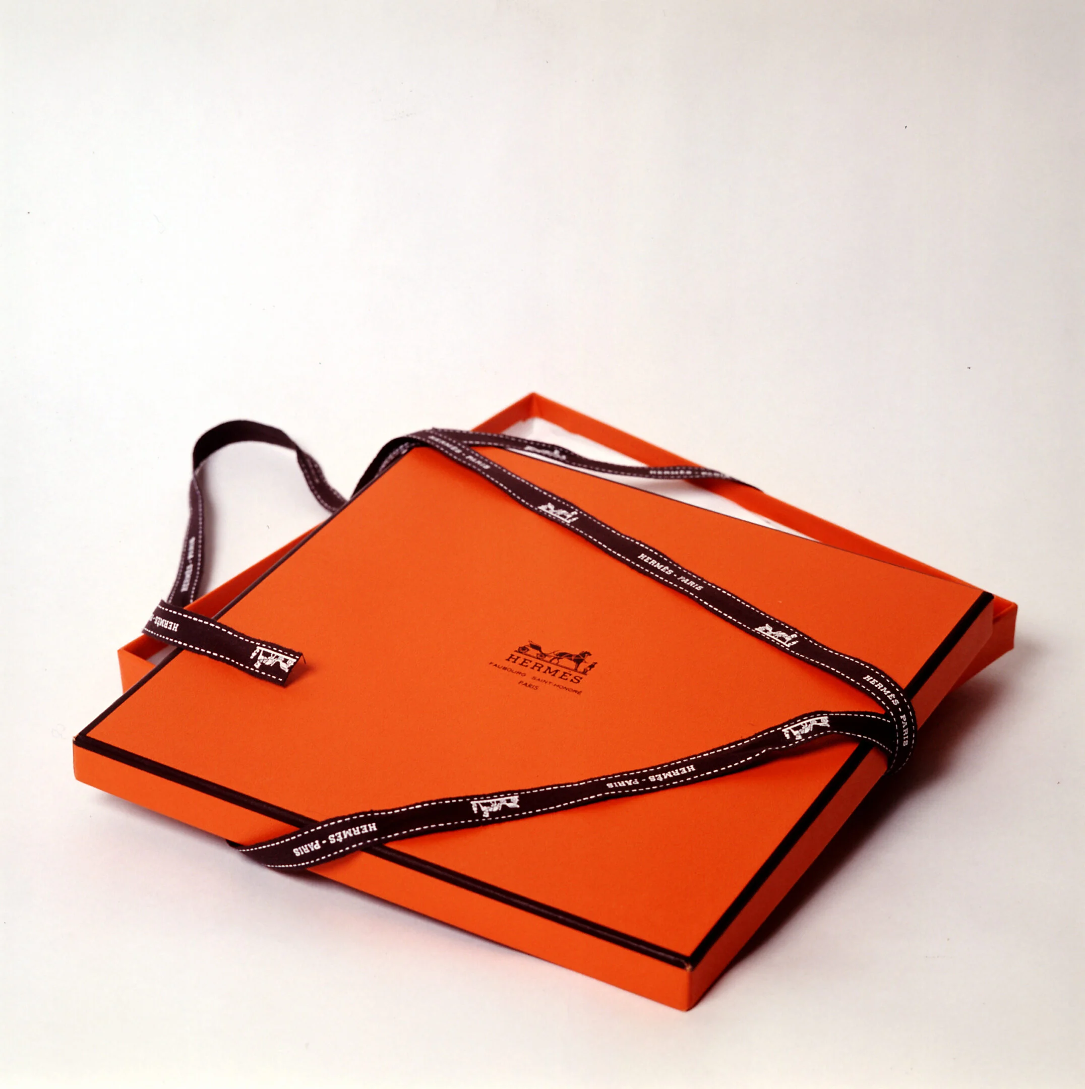 Hermès orange box: Una scatola che non è una scatola