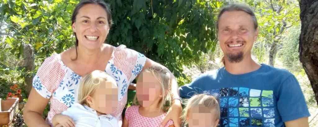 Natale a metà per la famiglia del bosco: al padre solo due ore con i figli, niente pranzo insieme