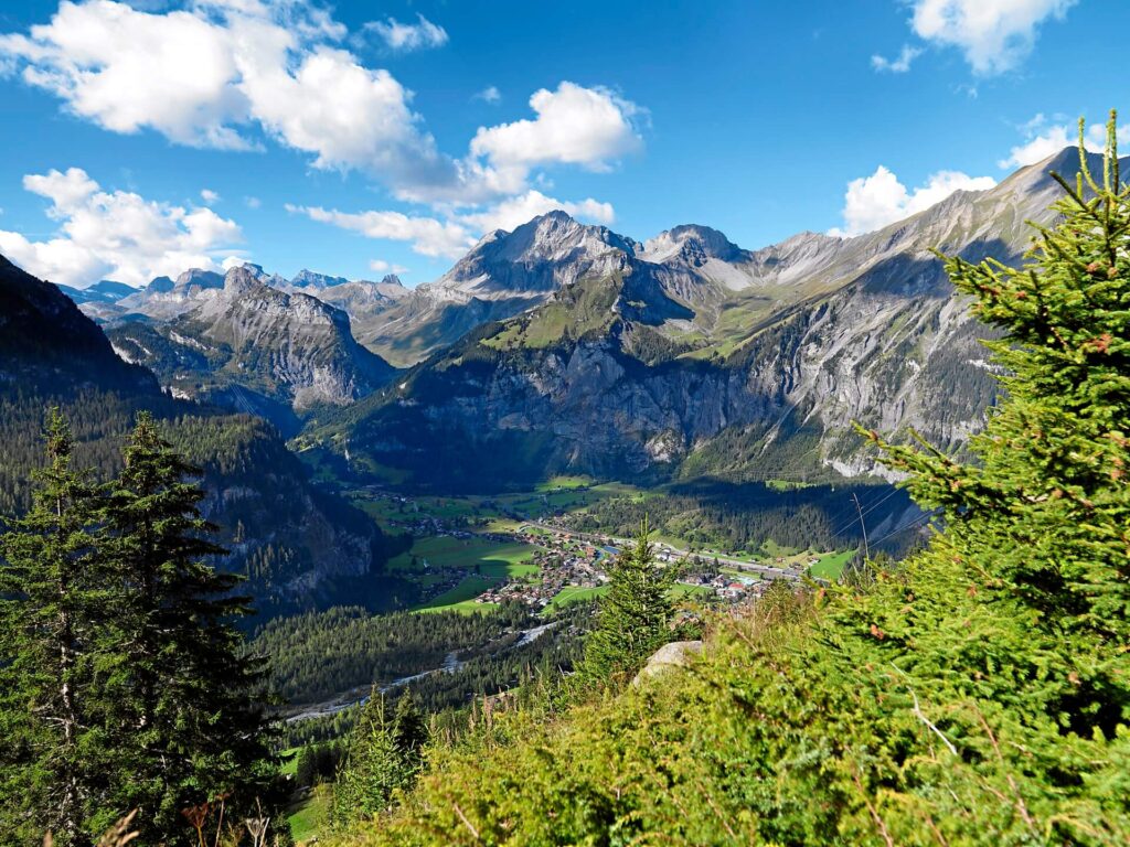 Trenino Verde delle Alpi: alla scoperta di Berna e del suo Oberland, tra laghi incantevoli e patrimoni dell’UNESCO
