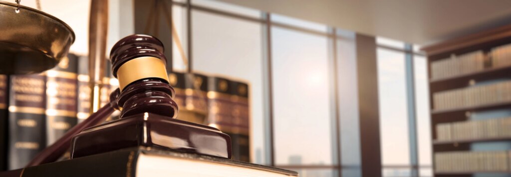 Le leggi deve farle il parlamento (e basta)