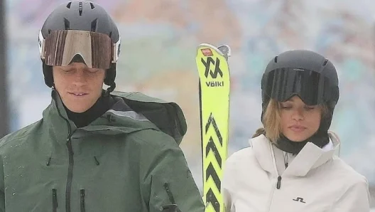 Sinner, un mese da cinque milioni Ed ecco le foto con Laila sugli sci