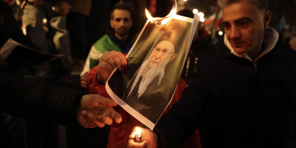 Iran, Khamenei sotto assedio: la strategia navale di Trump e lo spettro del «regime change»