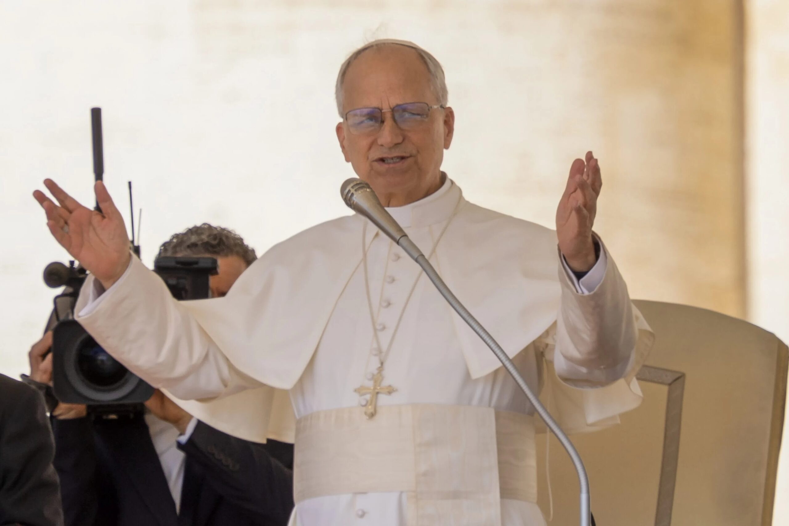 Leone XIV rilancia l’importanza dei nonni e degli anziani, ponte tra memoria e futuro