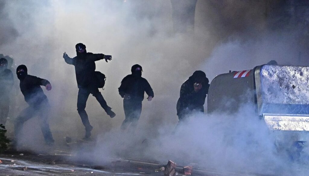 La sinistra grida al fascismo, ma la verità è che siamo primi in Europa per terrorismo rosso