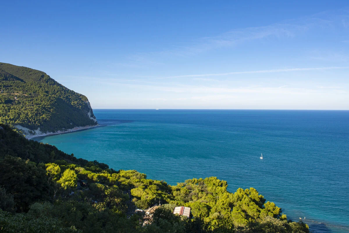 The places that inspired the great poets: 6 destinations in the world including Leopardi, Neruda and Wordsworth