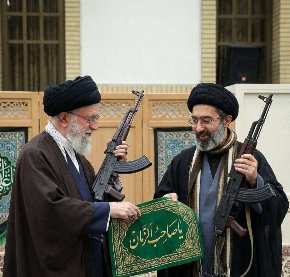 Iran, chi è Mojtaba Khamenei nuova Guida Suprema (e perché dobbiamo temerlo)