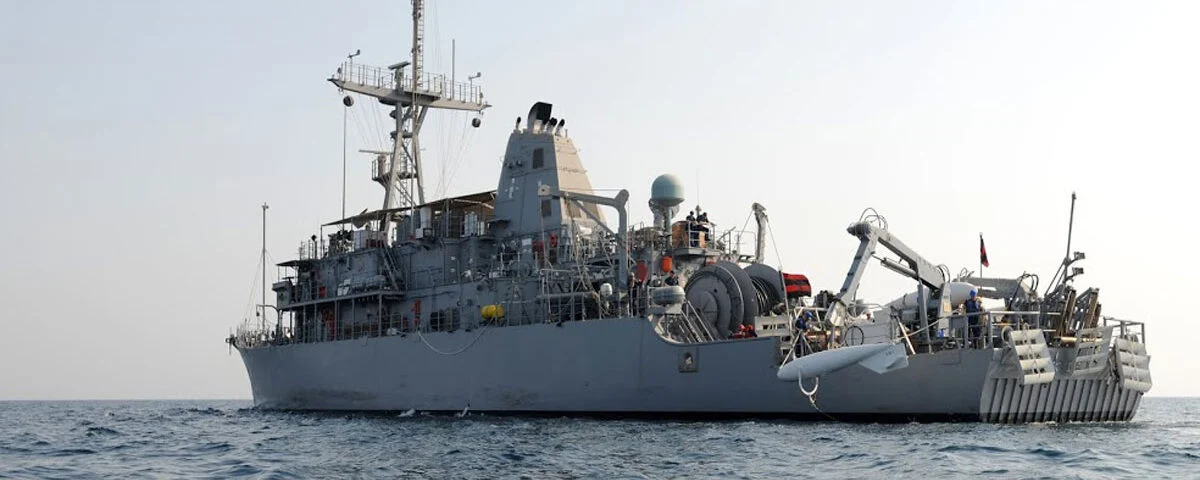 Allarme nel Golfo: la corsa contro il tempo degli Usa per sminare lo Stretto di Hormuz