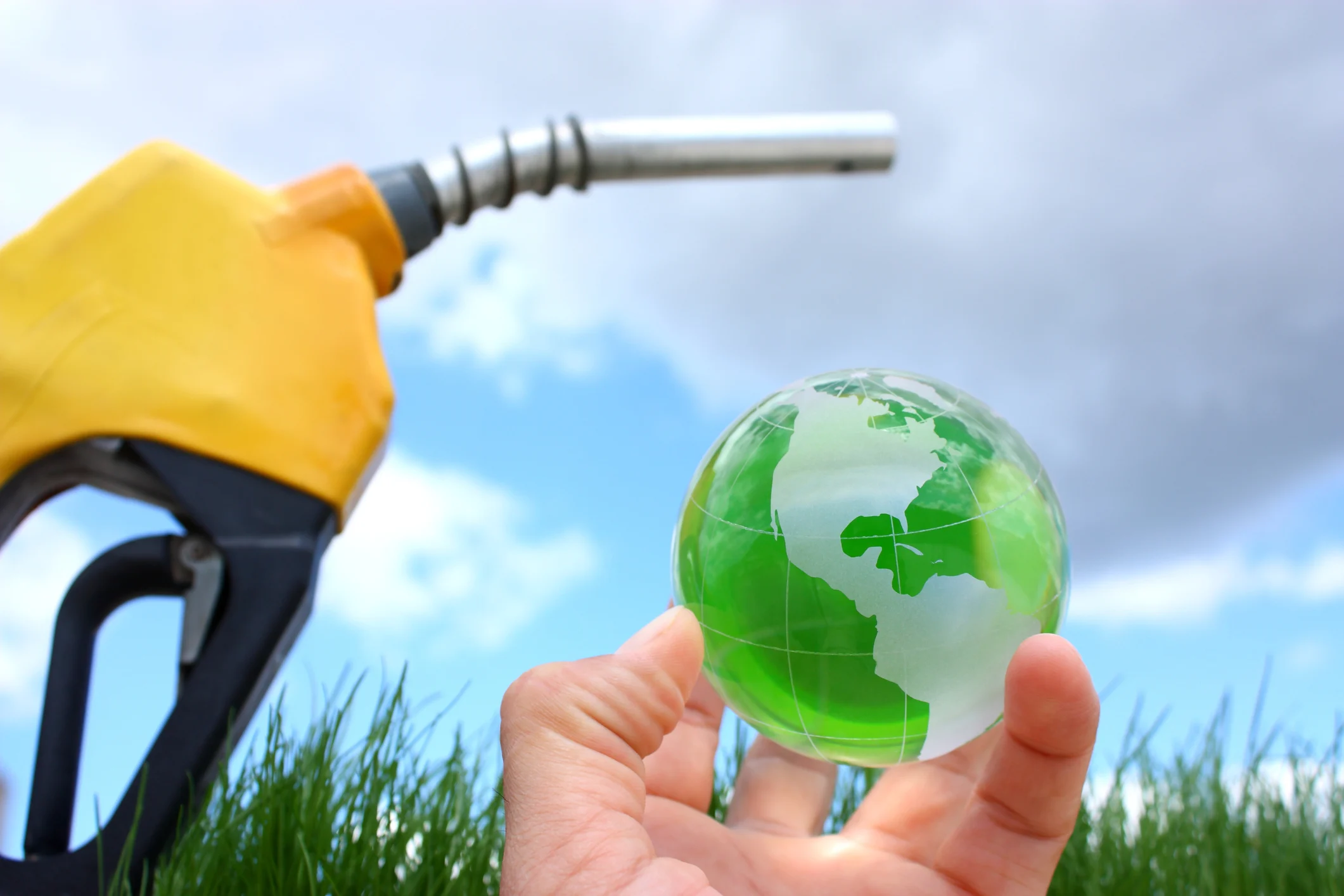 Energia, la grande ipocrisia verde: basta un -20% di petrolio per mandare il mondo nel panico