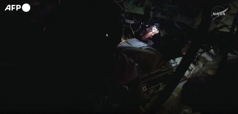 Artemis II, the moment contact is re-established after passing behind the Moon