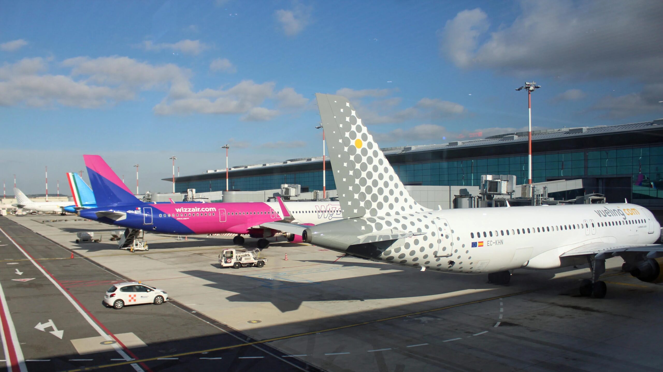 Carenza di jet fuel in Europa? Ecco cosa spetta ai passeggeri in caso di cancellazione dei voli