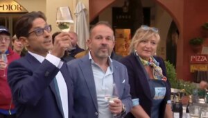 Pier Silvio Berlusconi celebrates in Portofino and donates 100 food parcels: "I am grateful to Liguria"