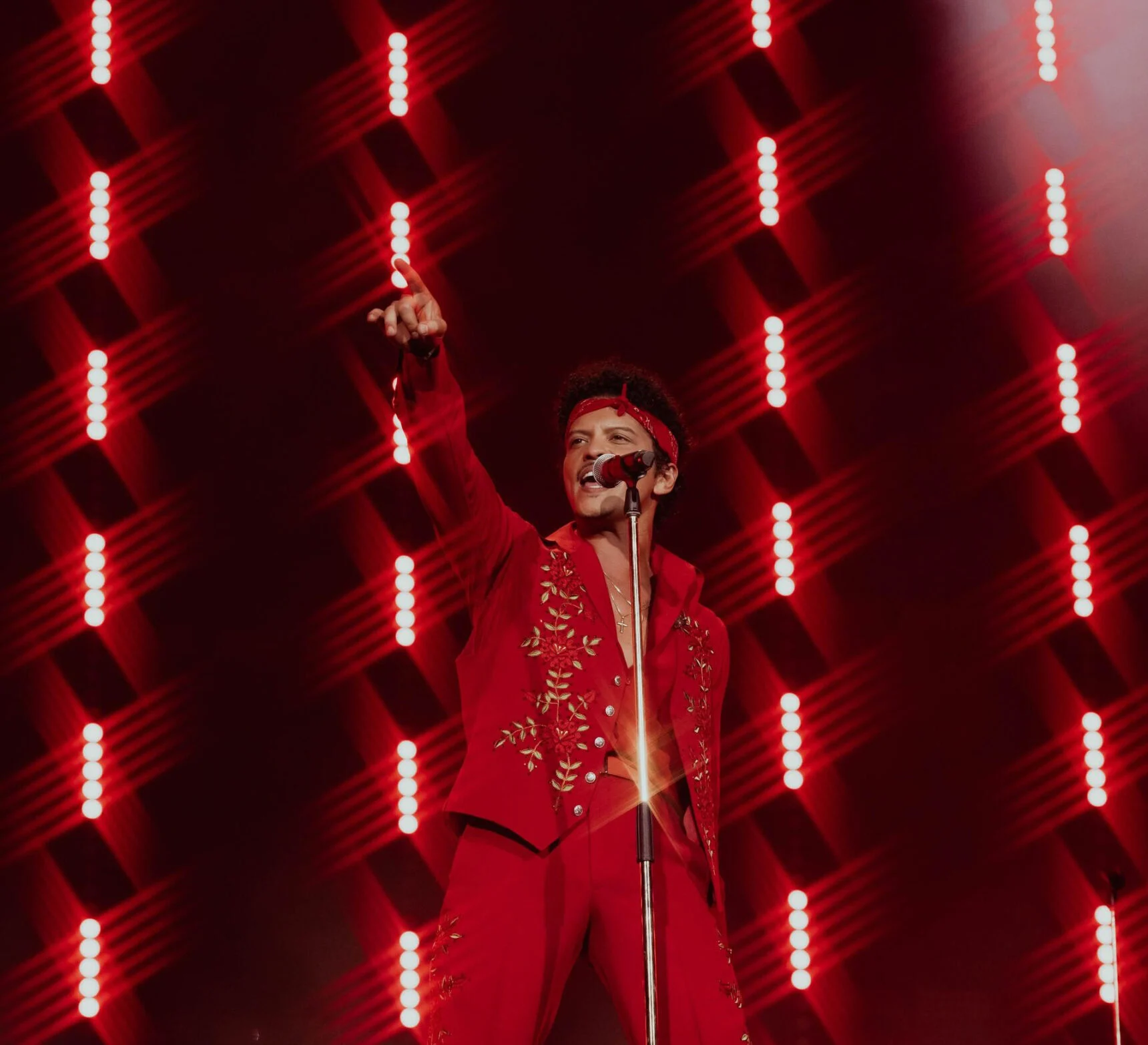triumphant debut of the tour in Las Vegas