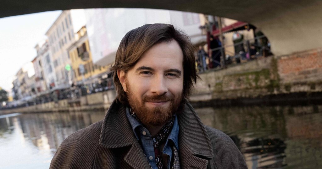 Francesco Sole racconta l’amore fragile di oggi: «Tutti vedono red flag, pochi vogliono restare»