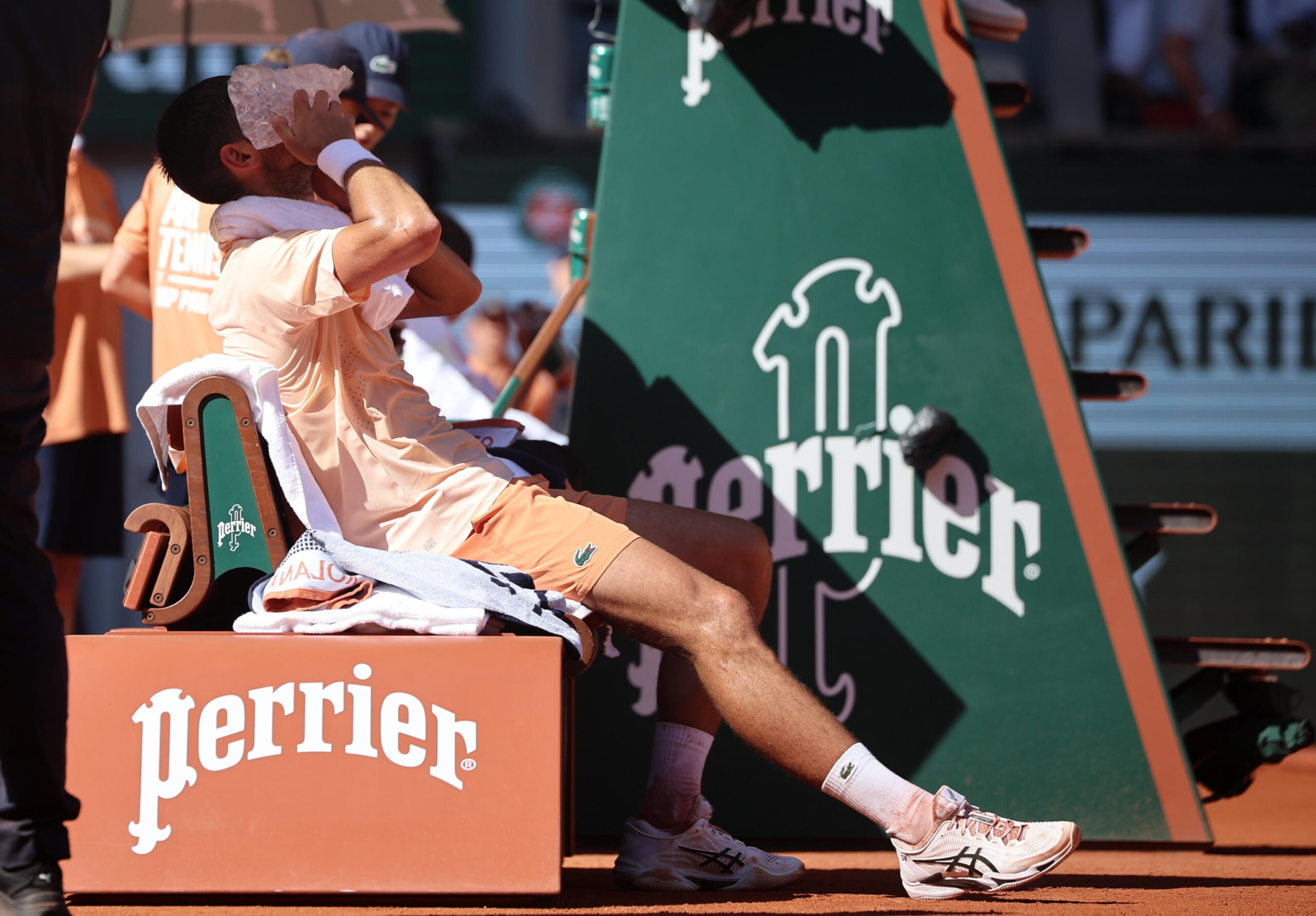 Roland Garros, Mensik's collapse and Nole's fury: "How does it work?"