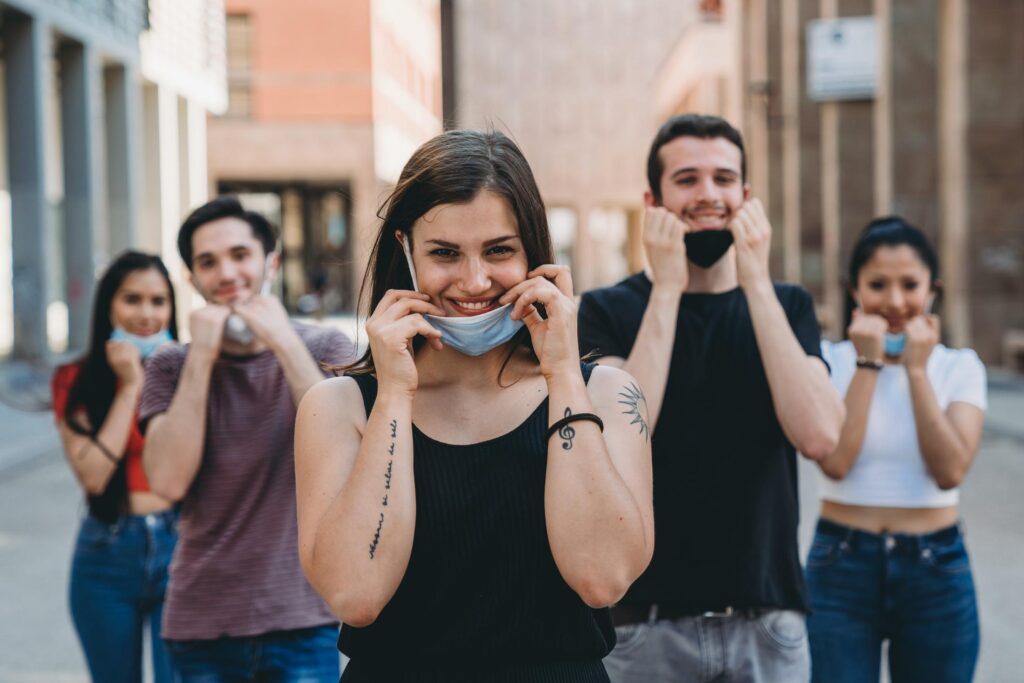 La bocca dimenticata della Generazione Z: tra filtri social e selfie, 1 giovane su 3 ha gengive malate