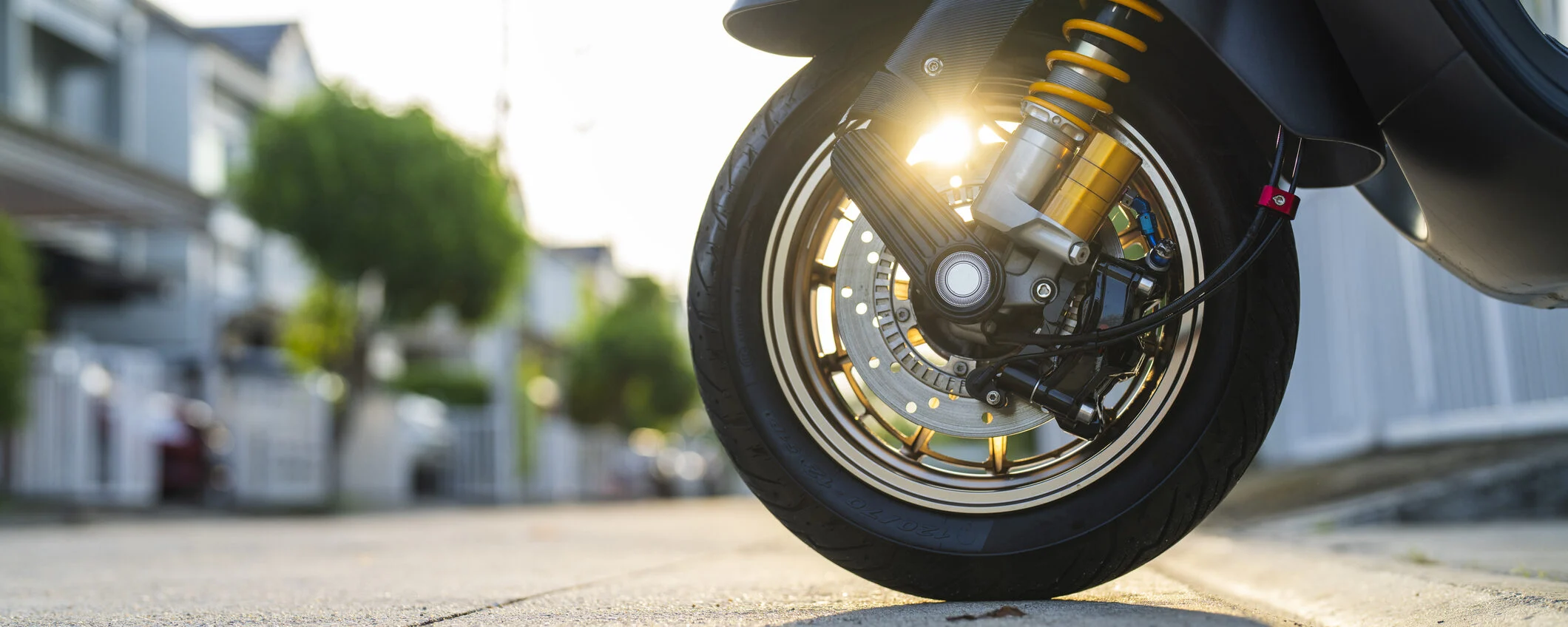 Bonus furgoni e moto (elettrici o ibridi), via agli incentivi: requisiti e come ottenere gli sconti
