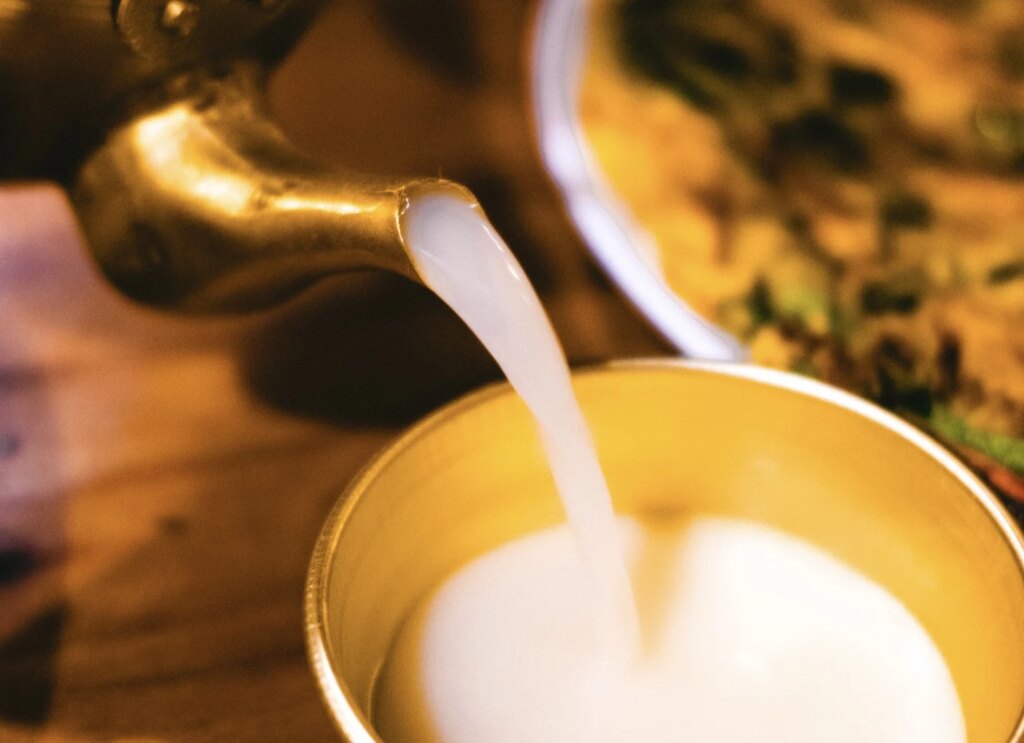 Il nuovo lusso coreano si beve: yakju, makgeolli e soju premium stanno conquistando il fine dining