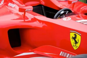 Ferrari sceglie SkinCeuticals: la Formula 1 apre per la prima volta alla skincare