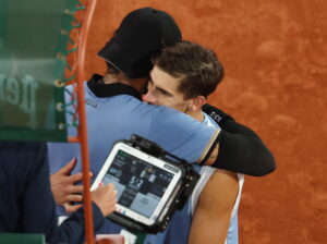 Il dramma di Berrettini a Parigi Arnaldi in semifinale con Cobolli