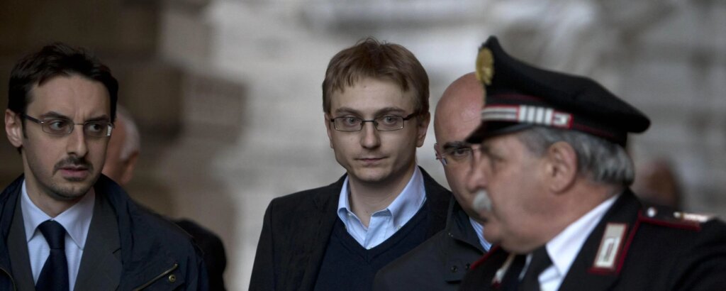Garlasco, la verità di Alberto Stasi: «Il muretto era rotto. Qualcosa non torna»