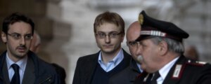Garlasco, la verità di Alberto Stasi: «Il muretto era rotto. Qualcosa non torna»