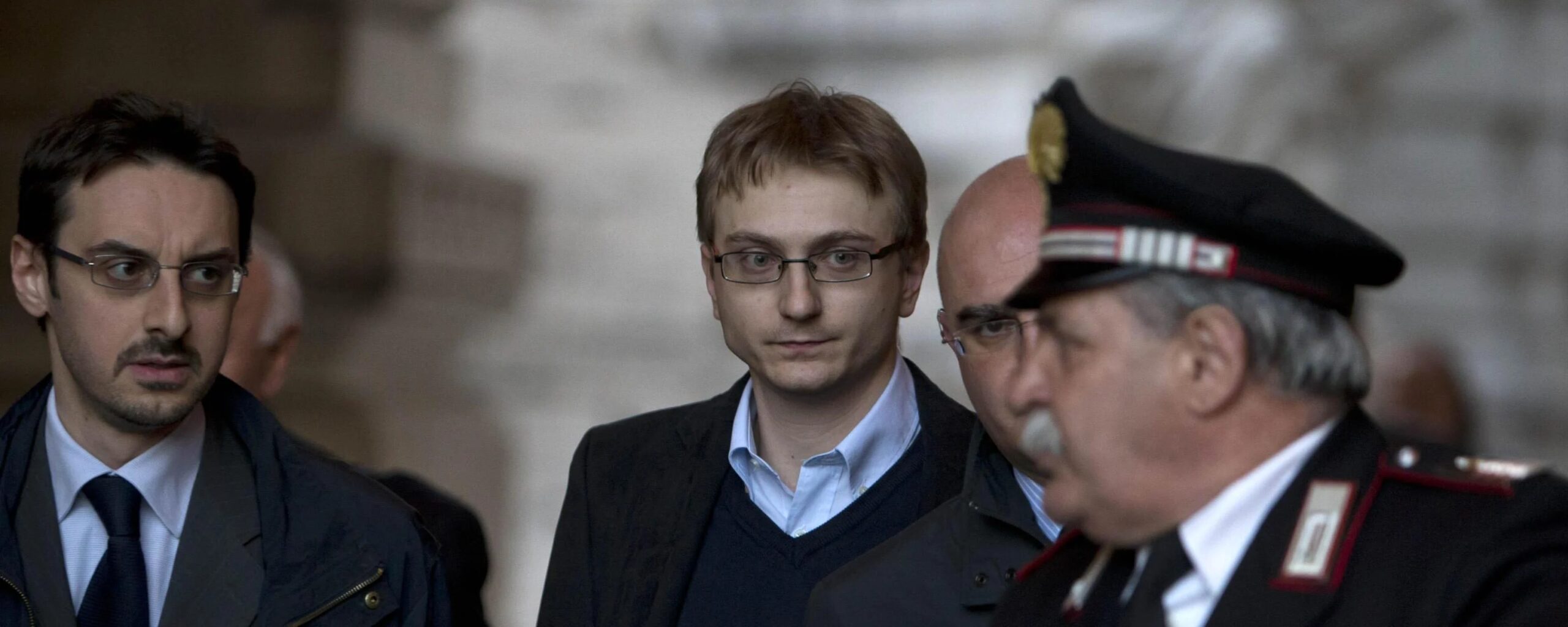 Garlasco, la verità di Alberto Stasi: «Il muretto era rotto. Qualcosa non torna»