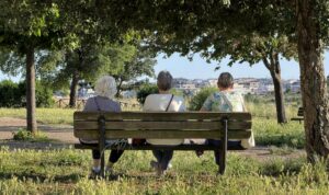 Pensioni INPS: le donne guadagnano un terzo degli uomini e il divario arriva al 45% nel privato