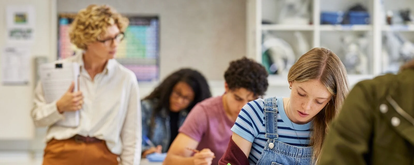 Maturità, perché i maturandi hanno snobbato la poesia e scelto l’attualità