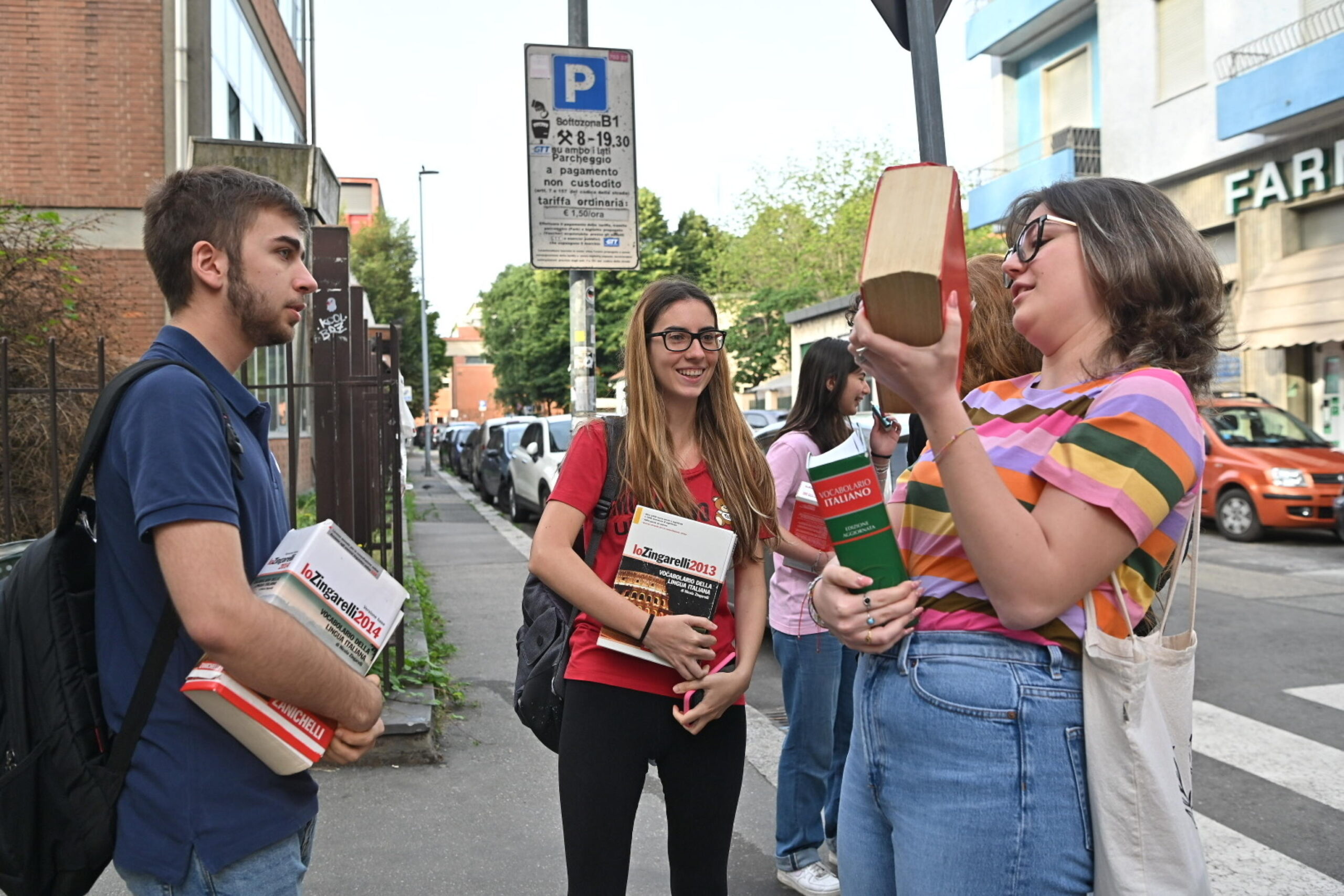 Carta Cultura Giovani e Carta del Merito: domande entro il 30 giugno per non perdere fino a 1000 euro