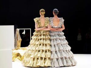 Viktor&Rolf arrivano a Milano con la loro prima mostra italiana da 10 Corso Como