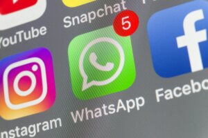 WhatsApp si trasforma: dall’iPad all’auto, ecco le nuove funzioni