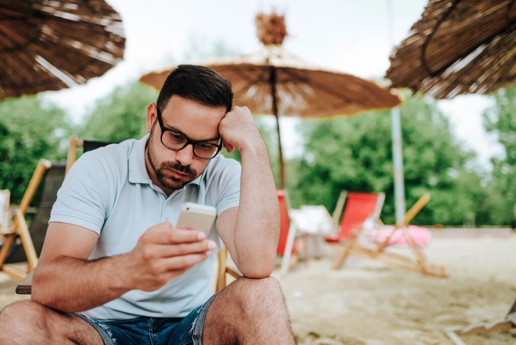 Sei in vacanza ma pensi ancora al lavoro? La routine di 10 minuti per staccare davvero