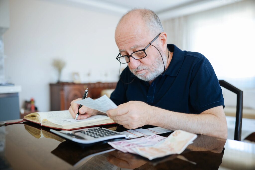 Pensioni a rischio per chi non comunica all’INPS i redditi 2022: cosa fare entro il 15 settembre