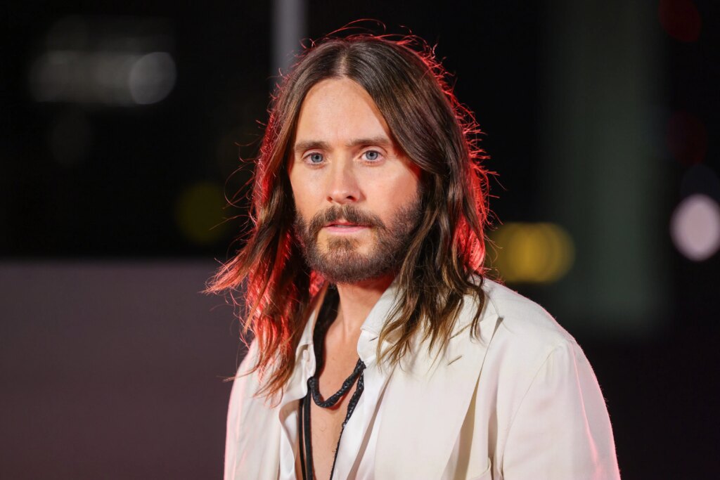 Scandalo a Hollywood: l’inchiesta della BBC travolge Jared Leto