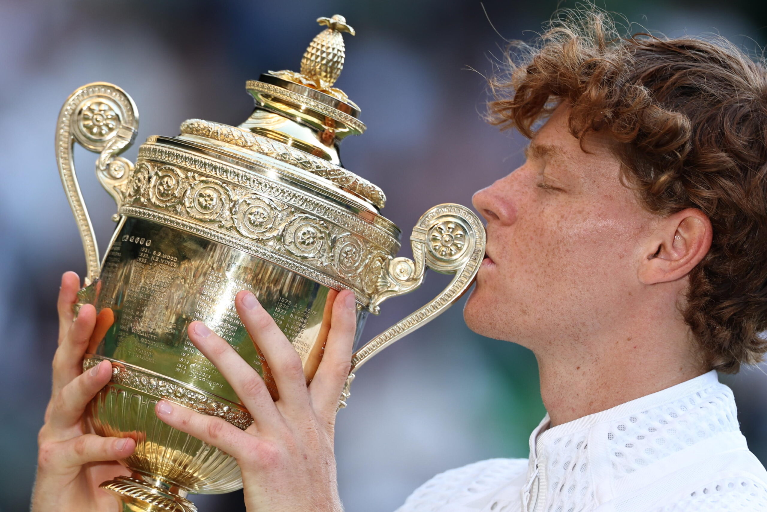 Sinner, capolavoro a Wimbledon Batte Zverev e sono cinque Slam
