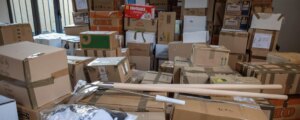 Scatta la tassa europea sui piccoli pacchi: perché i 3 euro possono diventare molti di più