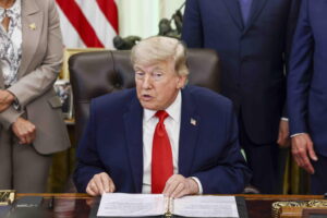 Trump minaccia l’Iran: «Mille missili sono già puntati su Teheran»