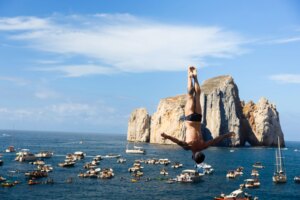 Due giorni di tuffi a Porto Flavia con il mondiale dalle grandi altezze