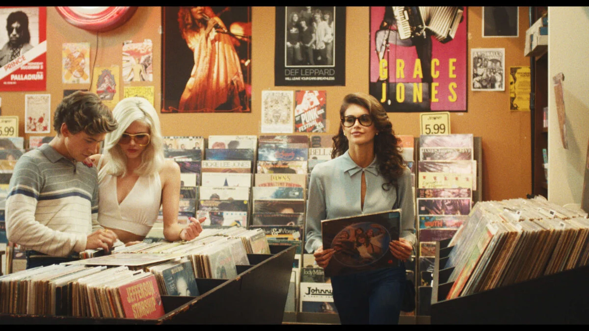 The Shards brings the most seductive and dark side of 80s fashion back to Disney+