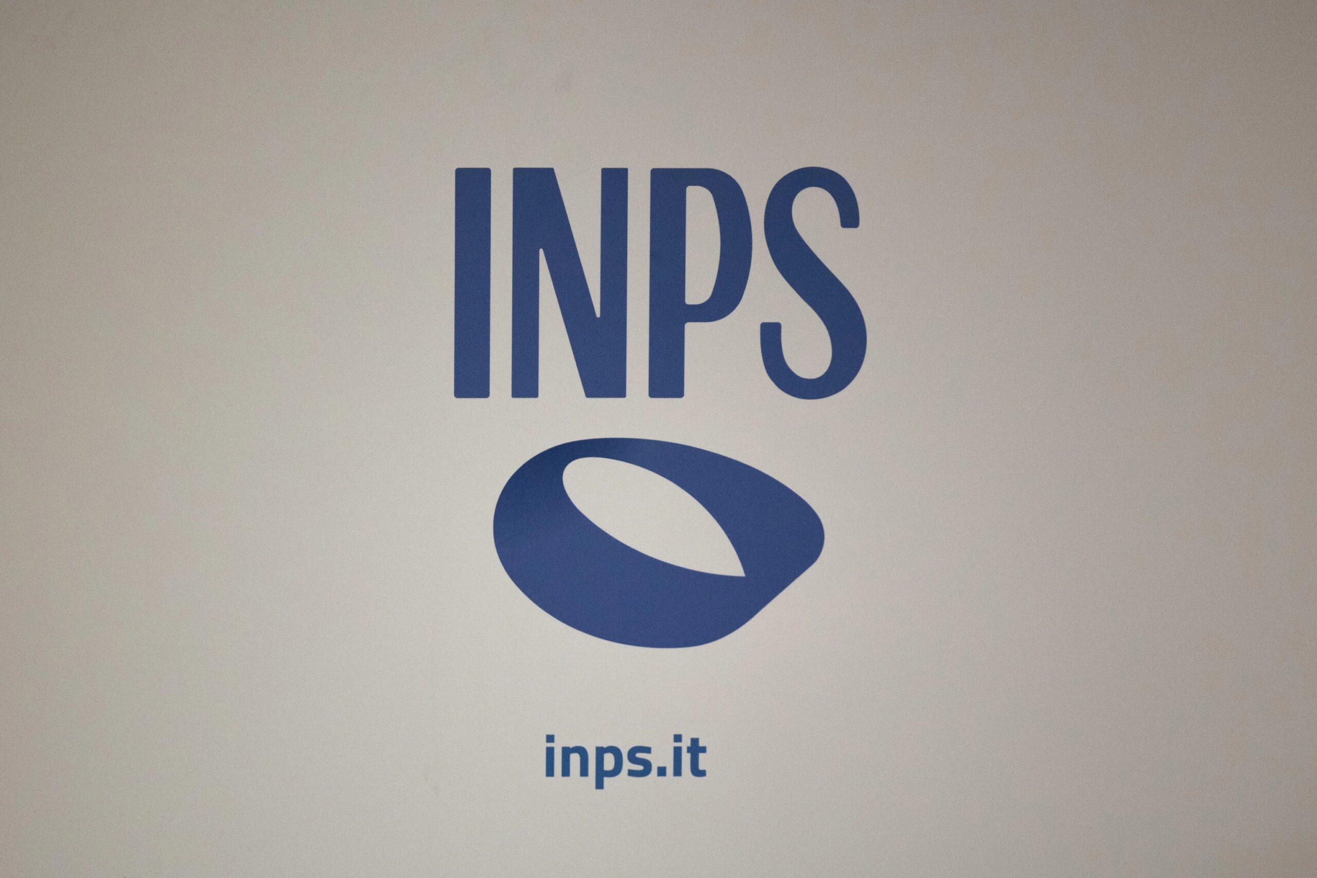 Truffa del rimborso INPS da 730 euro: come riconoscere la nuova campagna di phishing