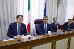 Conte in Commissione Covid: l’ex premier tiene un comizio politico