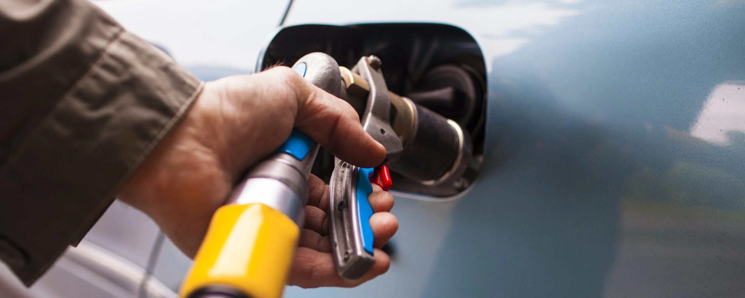 Carburanti, dal 6 settembre cambia tutto: stop agli sconti per tutti. E gli italiani riscoprono il GPL