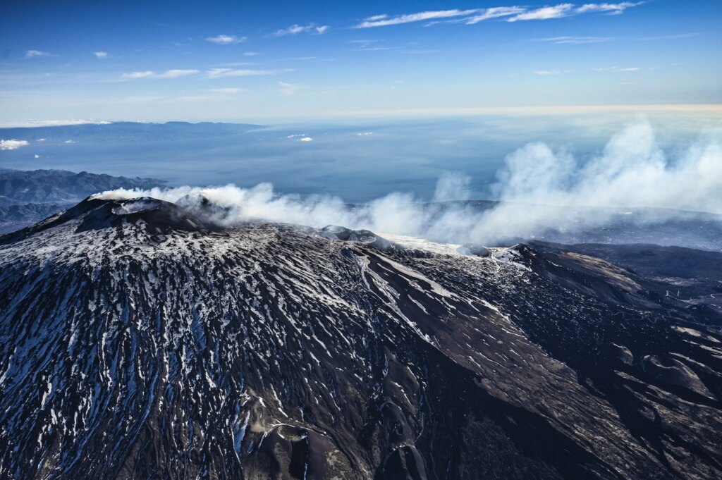 Altro che Avalon: la leggenda medievale che nasconde Re Artù dentro l’Etna