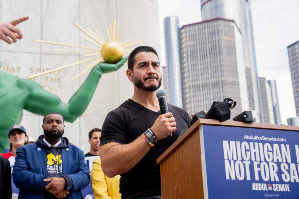 Il «Mamdani del Michigan» vince le primarie dem: perché Trump ora sogna il colpaccio al Senato