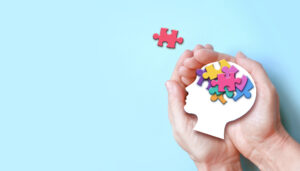Allarme Alzheimer, i 5 segnali da non sottovalutare: quando i problemi di memoria non dipendono soltanto dall’età