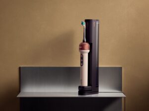 Dyson CameraJet, lo spazzolino con videocamera che distrugge la placca
