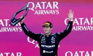 Russell domina a Baku: è a -66 da Kimi. Verstappen secondo, Leclerc solo quarto